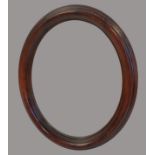 Ovaler Spiegel, Edelholz, 37 x 30 cm.