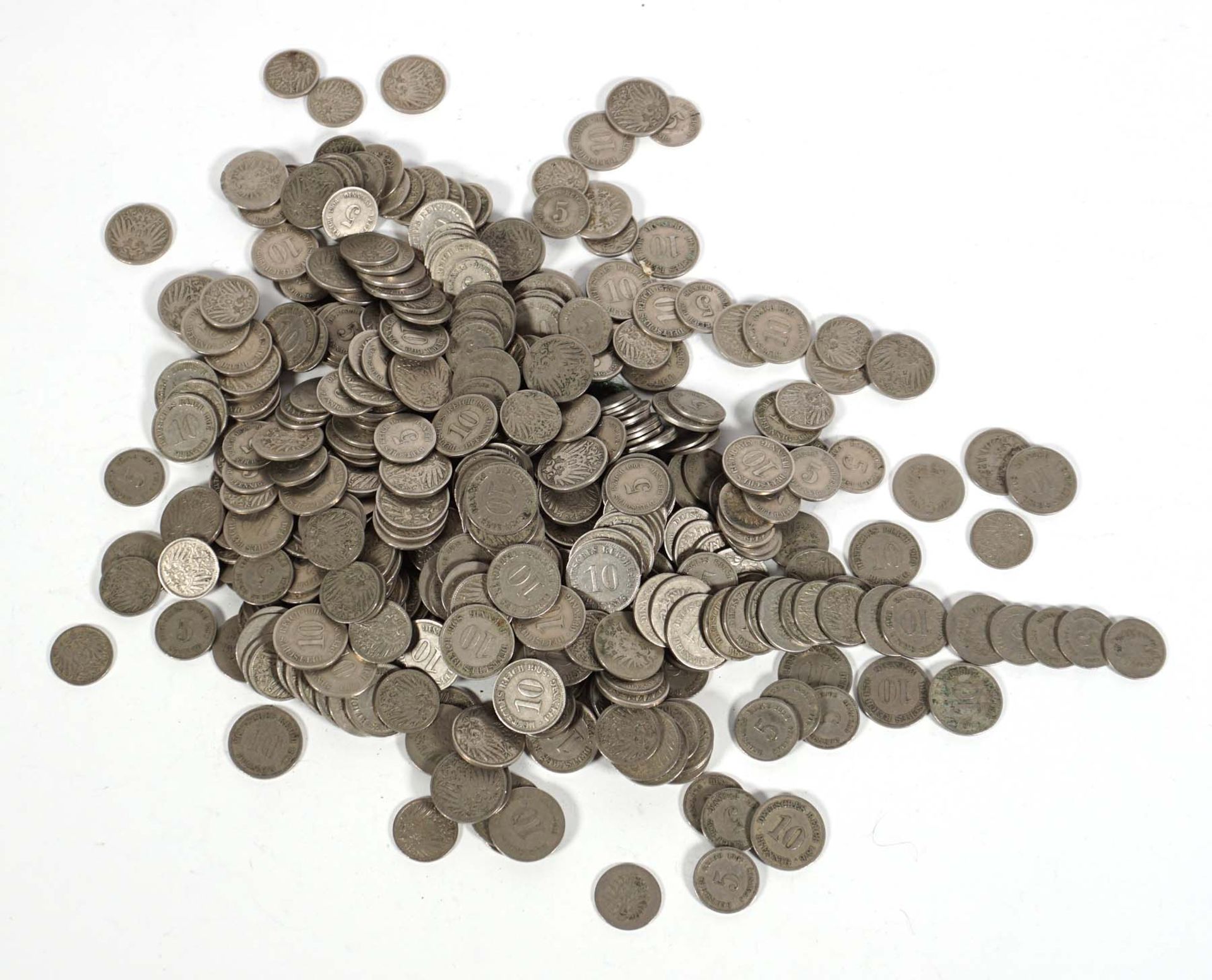 DEUTSCHES REICH, aus 1874-1914, ca. 1,4 kg 5 u 10 Pfennig-Münzen,