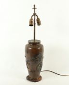 Vase als Lampenfuß, Bronze, Japan, Meiji, E.19.Jh.