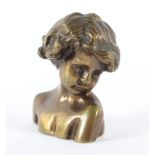 kleine Mädchenbüste, Bronze