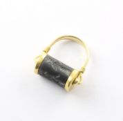 Rollsiegel-Ring, 900/ooo GG, im antiken Stil, neuzeitlich