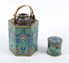 Kanne und Dose, Cloisonné, China, 20.Jh.