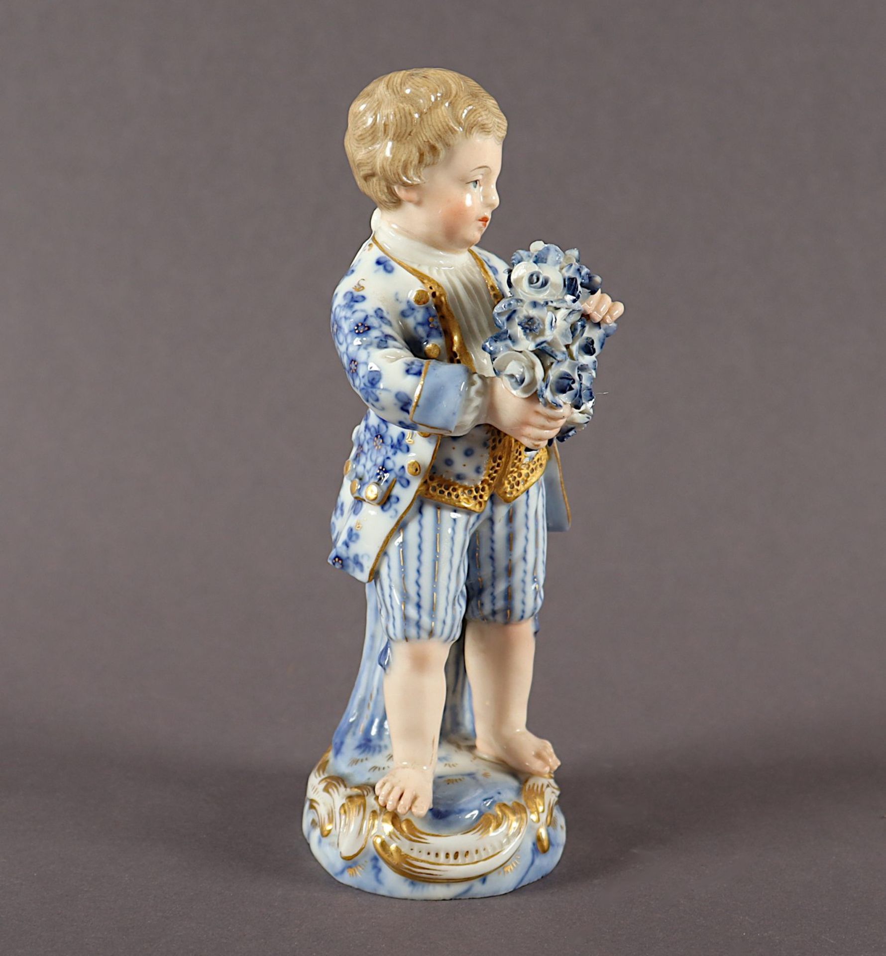 FIGUR GÄRTNERKIND MIT BLUMENKRANZ, Johann Joachim KAENDLER, MEISSEN, E.19.Jh. - Image 2 of 4