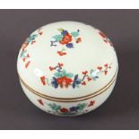 runde Dose, Dekor Chinesische Blumenmalerei, Meissen, 20.Jh.