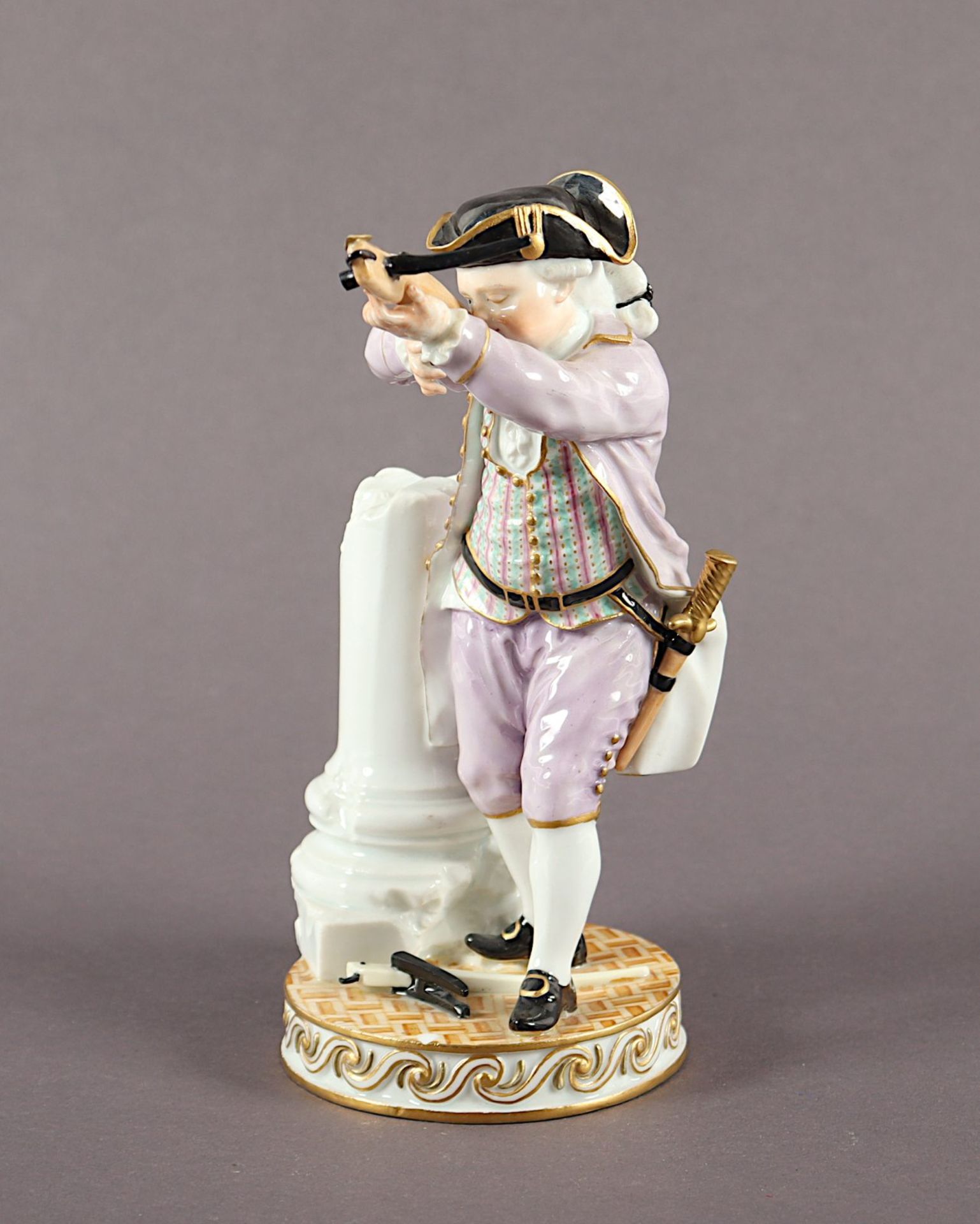 Figur "Knabe mit Armbrust", F 33, Michel Victor Acier, besch., Meissen, um 1800 - Image 2 of 4