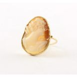 Gemmenring, 750/ooo Gelbgold, Muschelcameo