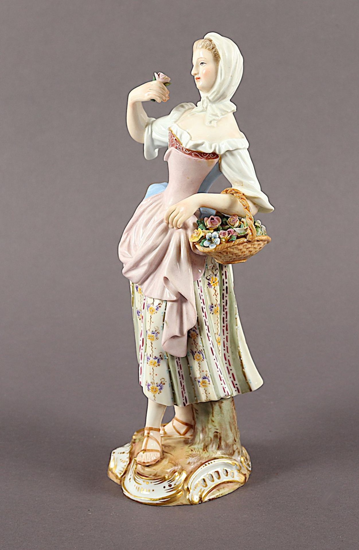 FIGUR "KRÄMERIN MIT KORB", Modellnr. 2350, Friedrich Elias MEYER von 1755, MEISSEN, E.19.Jh. - Bild 2 aus 4