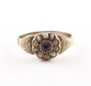 Historischer Ring, Amethyst, Perle, besch. + rest.