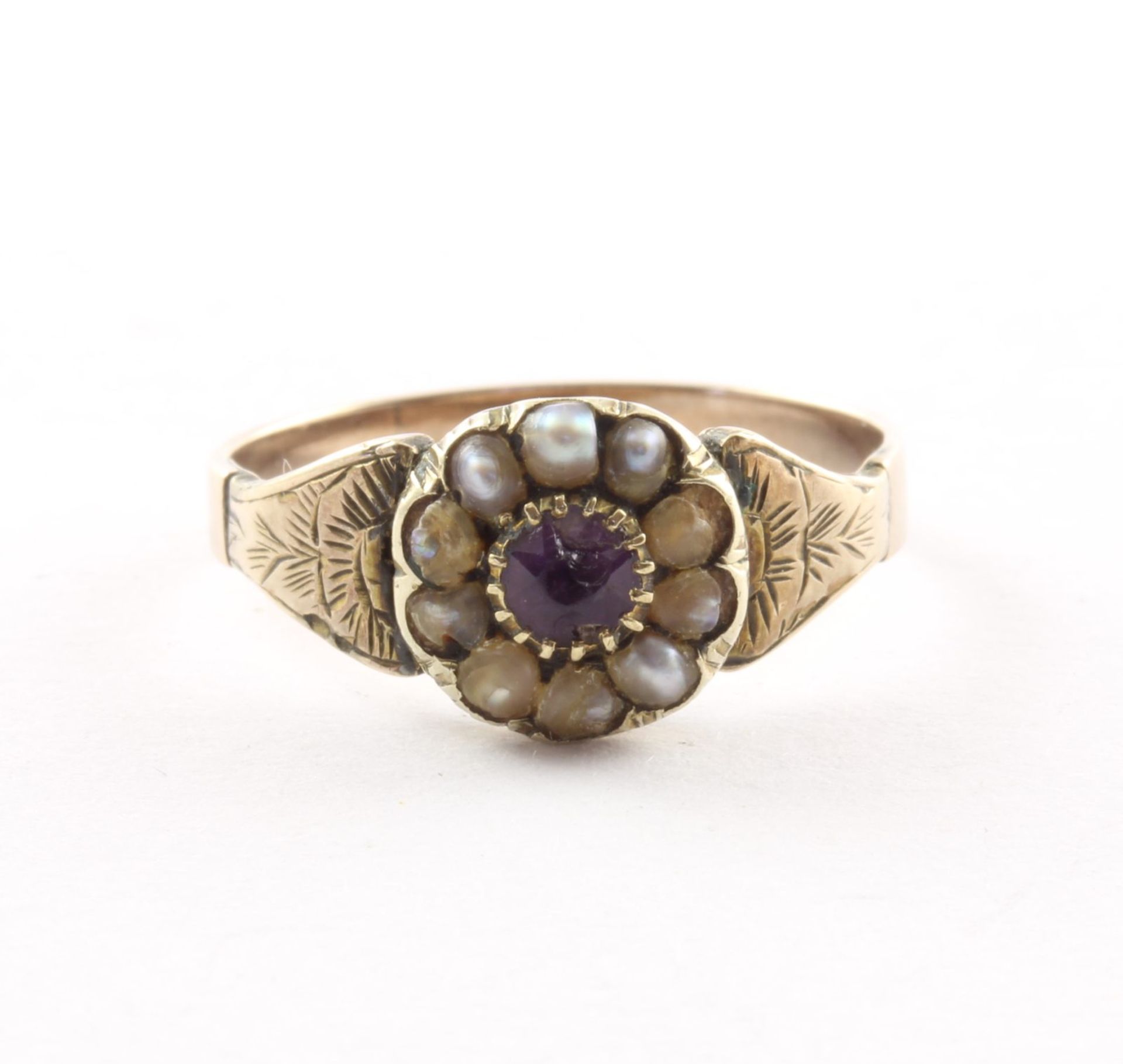 Historischer Ring, Amethyst, Perle, besch. + rest.