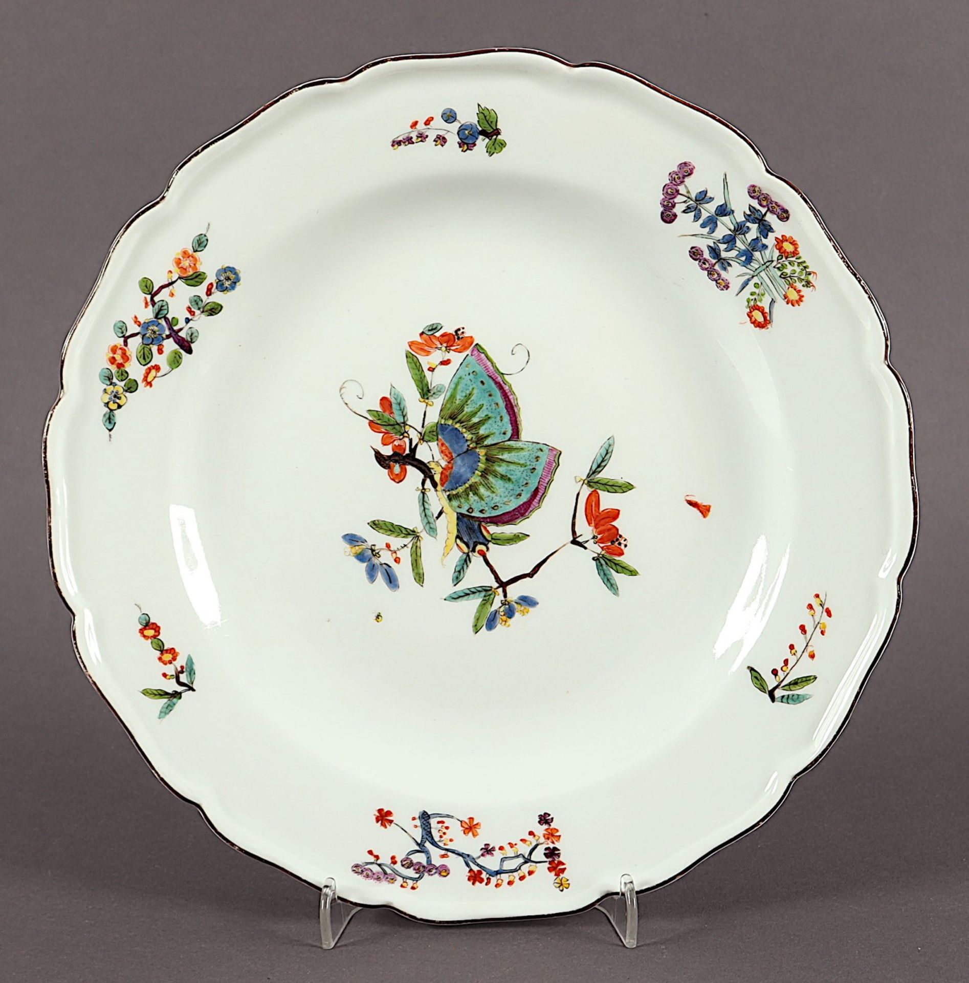 Teller mit Schmetterlingdekor, Meissen, um 1740