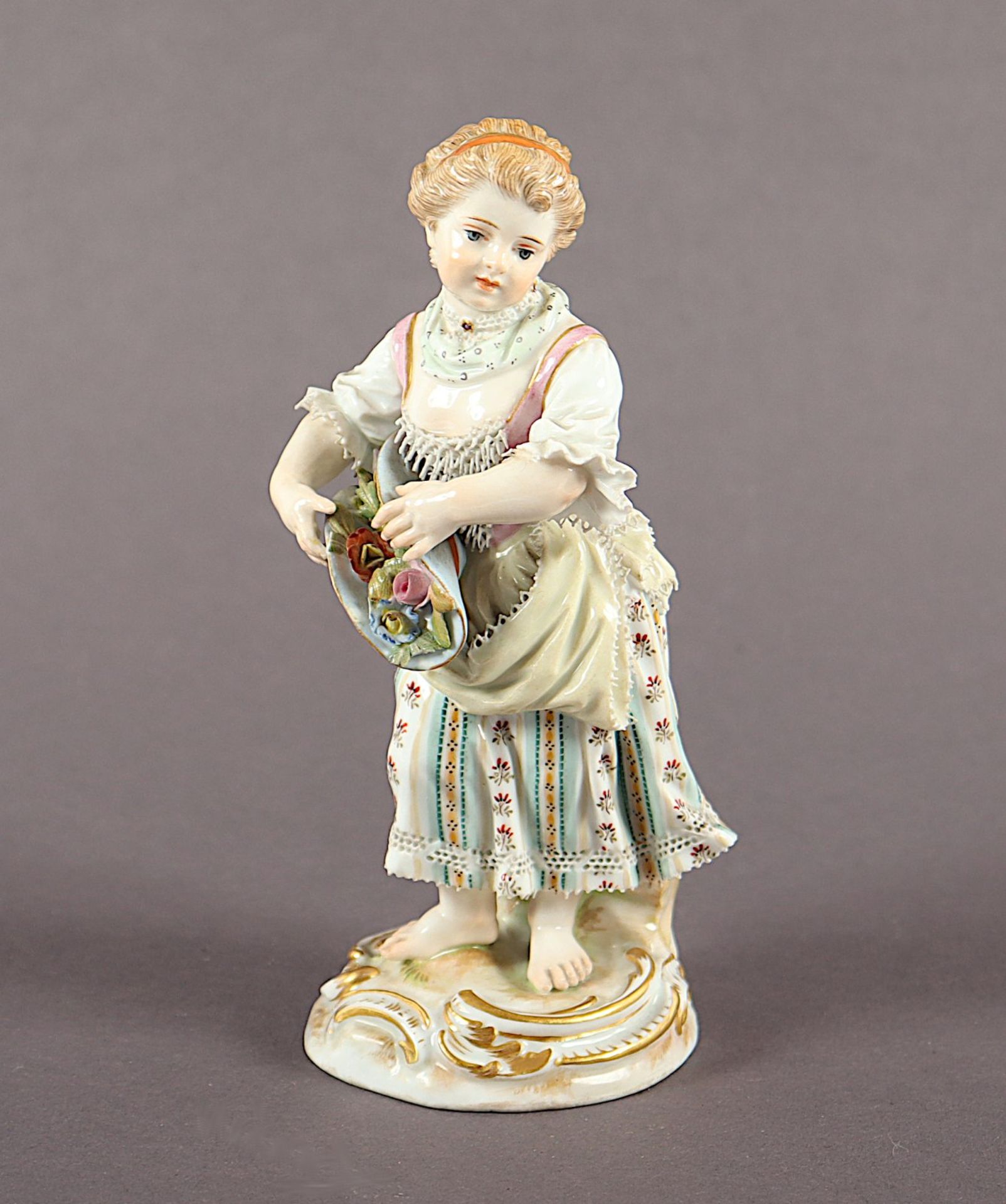 Figur Mädchen mit Blumen im Hut, Johann Joachim Kaendler, Meissen, E.19.Jh.