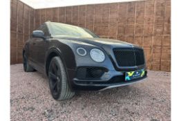 (RESERVE MET) Bentley Bentayga V8 Petrol (2018 REG) - Top Spec (Black Pack) Soft Closing Doors - Pan