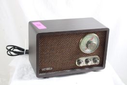 Retro Blue Tooth Victrola FM/Broadcast Radio WORKS