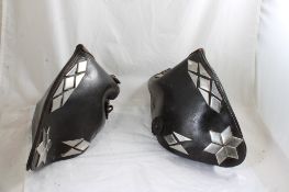 Tapadero Western Leather Hooded Stirrups