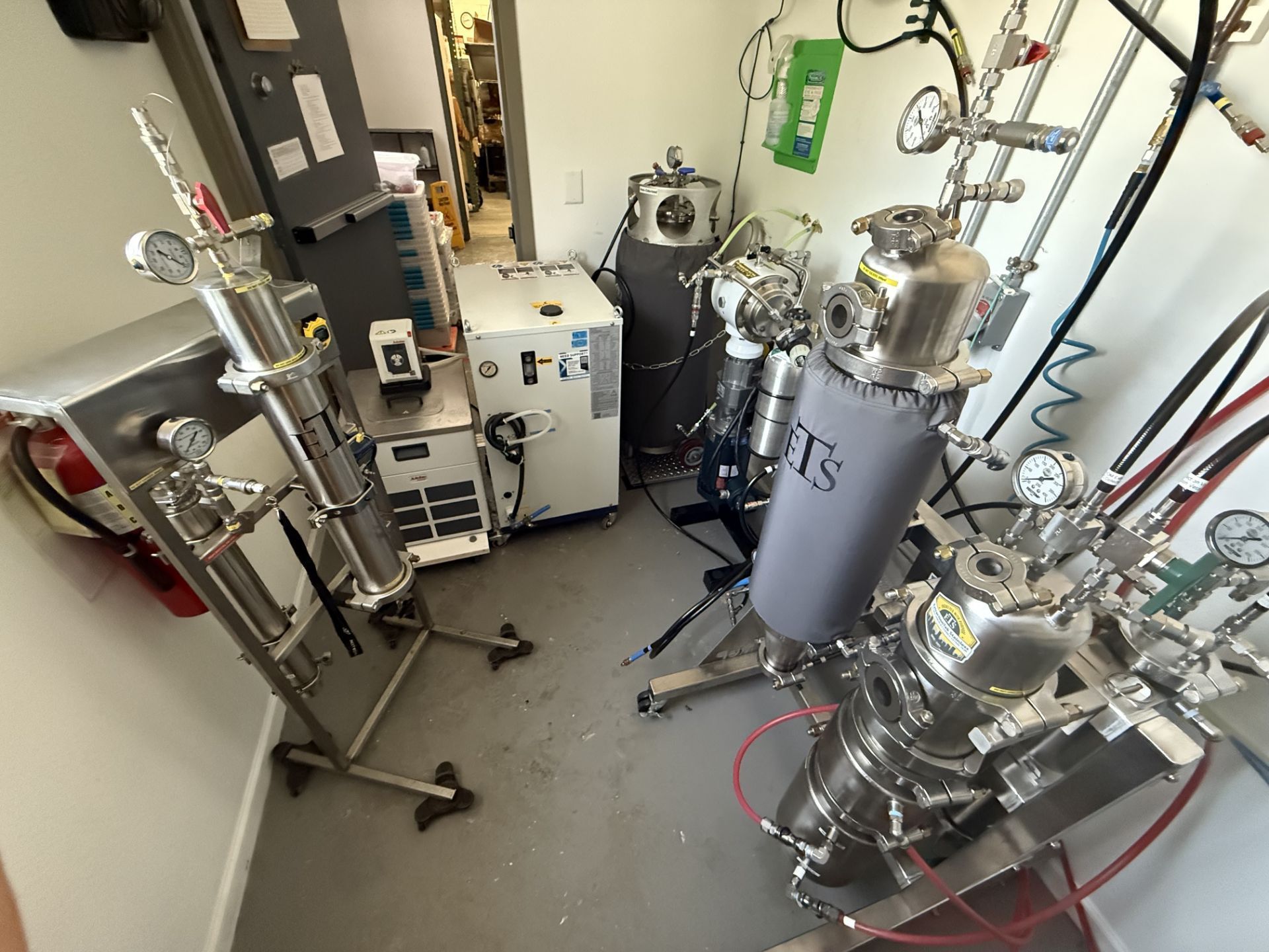 LOCATED IN FORT COLLINS, CO- Used ETS Closed-Loop Mini Mep Extractor ...