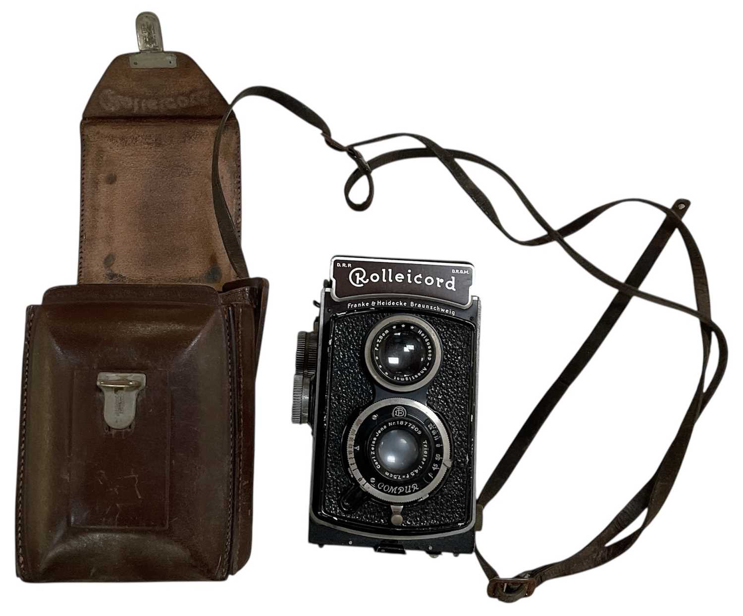 A collection of thirteen assorted box cameras, including a 2A Brownie ...