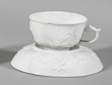 Ziertasse mit Prunusrelief