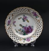 Teller mit Durchbruchdekor