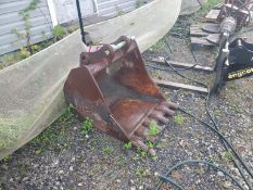 WERK BRAU 32IN. DIGGING BUCKET EXCAVATOR BUCKET Located: 168 Town Line Rd, Kings Park, NY 11754.