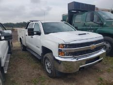2018 CHEVY 3500HD SERVICE TRUCK SN: F15993 powered by Duramax diesel engine, equipped with automa...