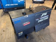 LINCOLN RANGER 300DLX WELDER SN: U1981109345, powered by Kubota diesel engine, 300AMP rated output.