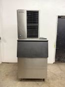 Hoshizaki KM-520MAJ Slim Line 22" Air Cooled Crescent Cube Ice Machine - self contained