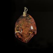 Bernsteinanhänger, Aufhängung 585/14k Gelbgold (punziert), Gesamtgewicht 18g, Länge ca. 7cm, Breite