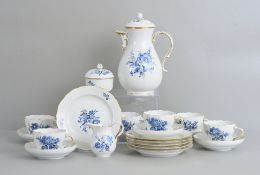 Kaffeeservice für 6 Personen, Meissen, blaue Blume mit Gold