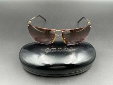 GUCCI, cased pair of gilt framed sunglasses, GG 2653/S