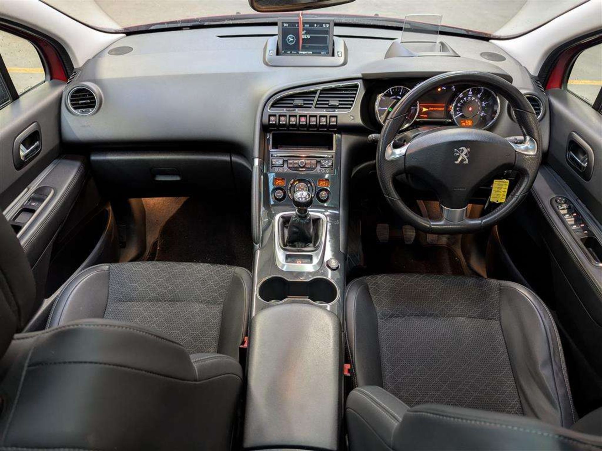 2015 PEUGEOT 3008 ALLURE PURE TECH S/S - Image 7 of 29