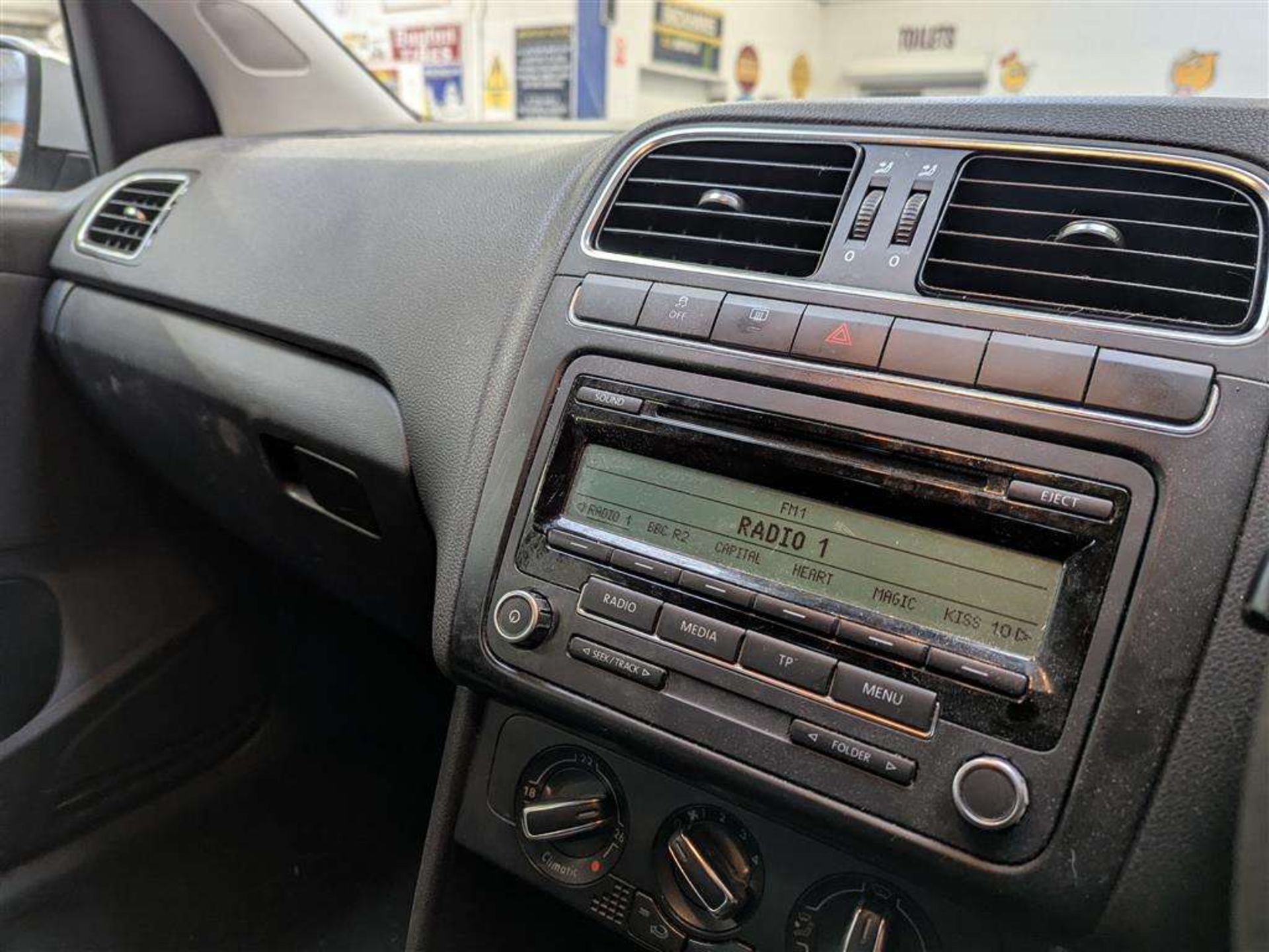 2009 VOLKSWAGEN POLO SE TDI 75 - Image 13 of 30