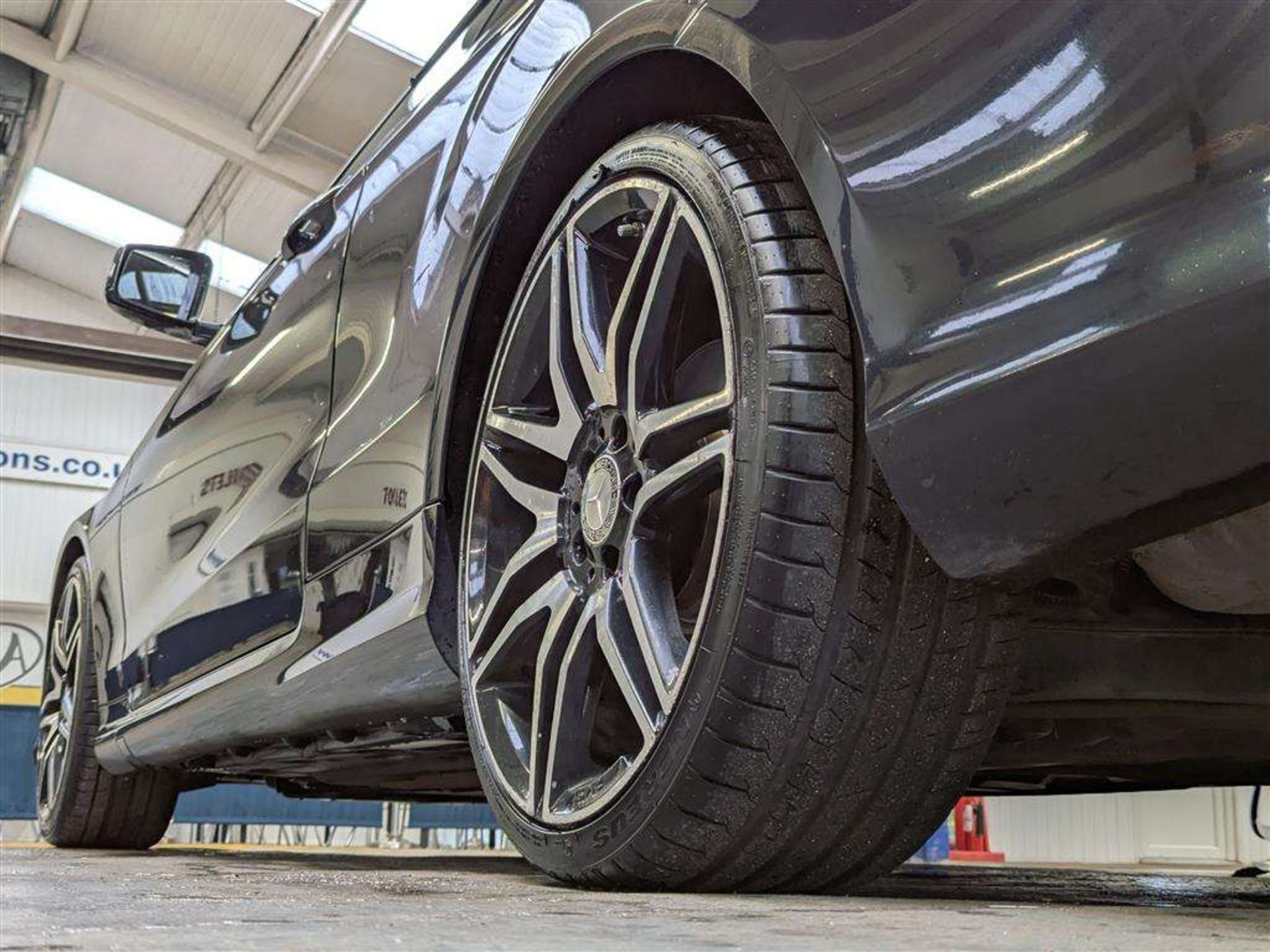 2015 MERCEDES-BENZ E400 AMG LINE AUTO - Image 12 of 26