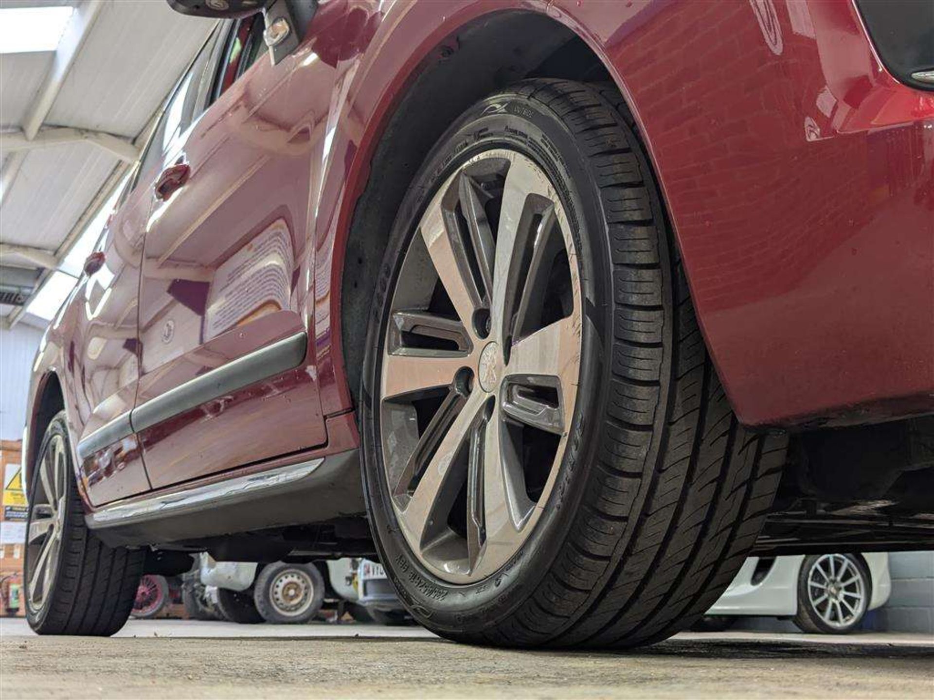 2015 PEUGEOT 3008 ALLURE PURE TECH S/S - Image 12 of 29