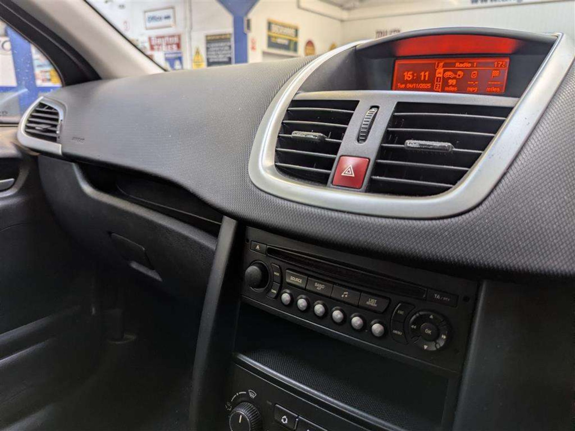 2009 PEUGEOT 207 VERVE - Image 17 of 28