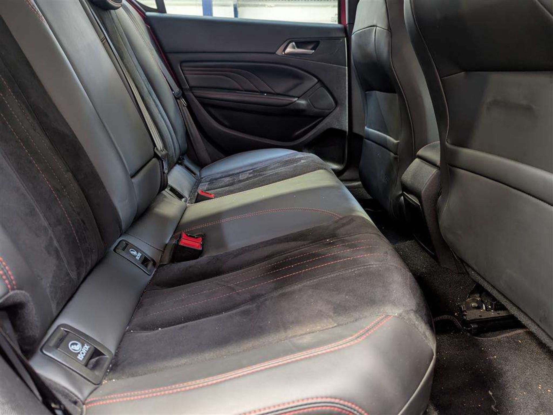 2015 PEUGEOT 308 GTI BY PEUGEOTSPORT T - Image 15 of 30