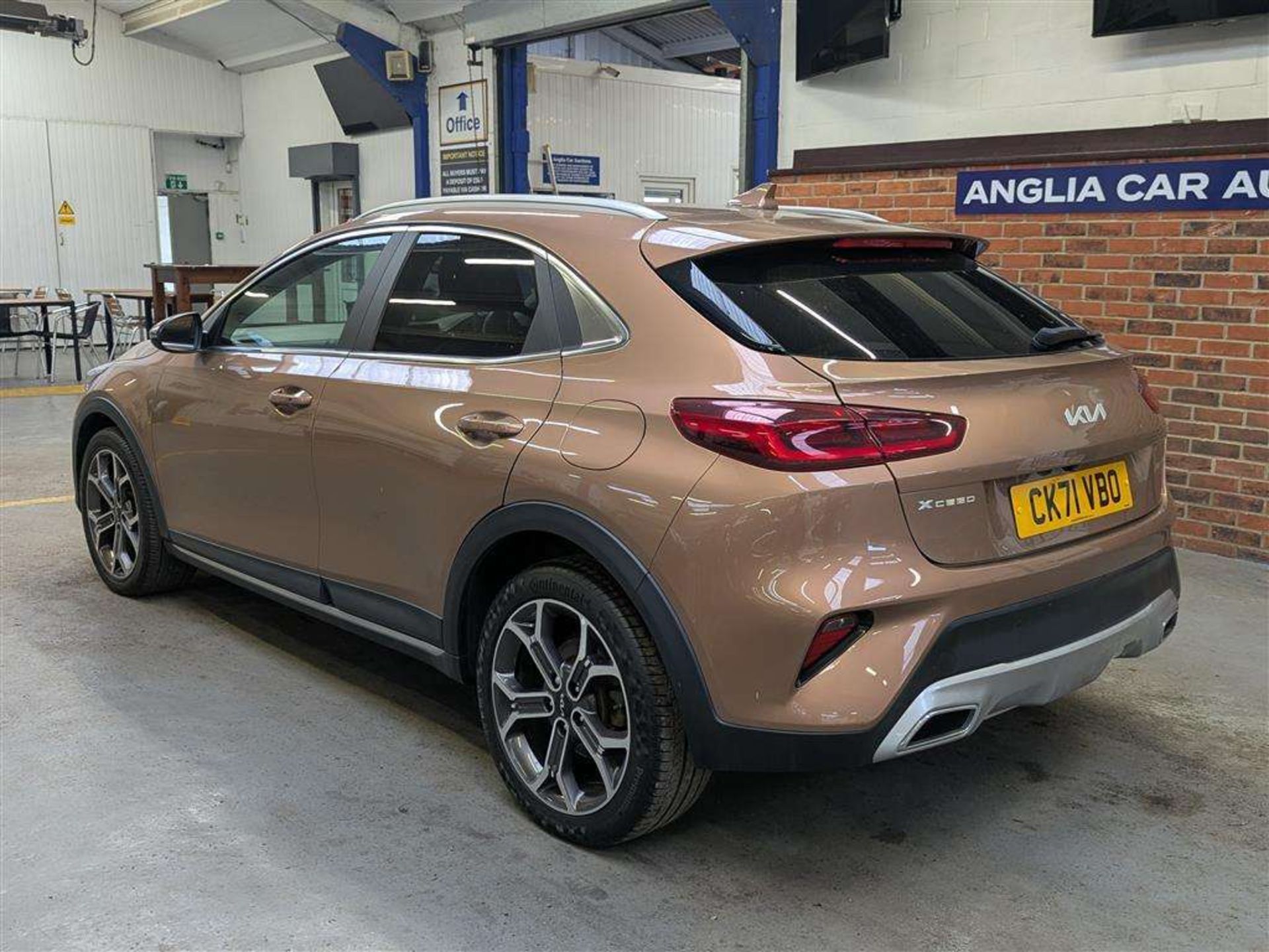 2021 KIA XCEED 3 ISG - Image 4 of 27