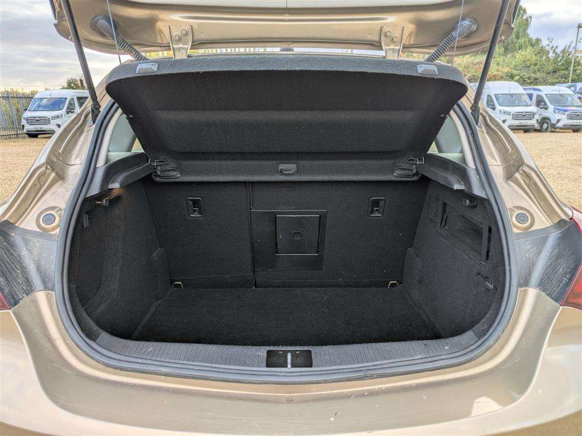 2014 VAUXHALL ASTRA ELITE - Image 8 of 27