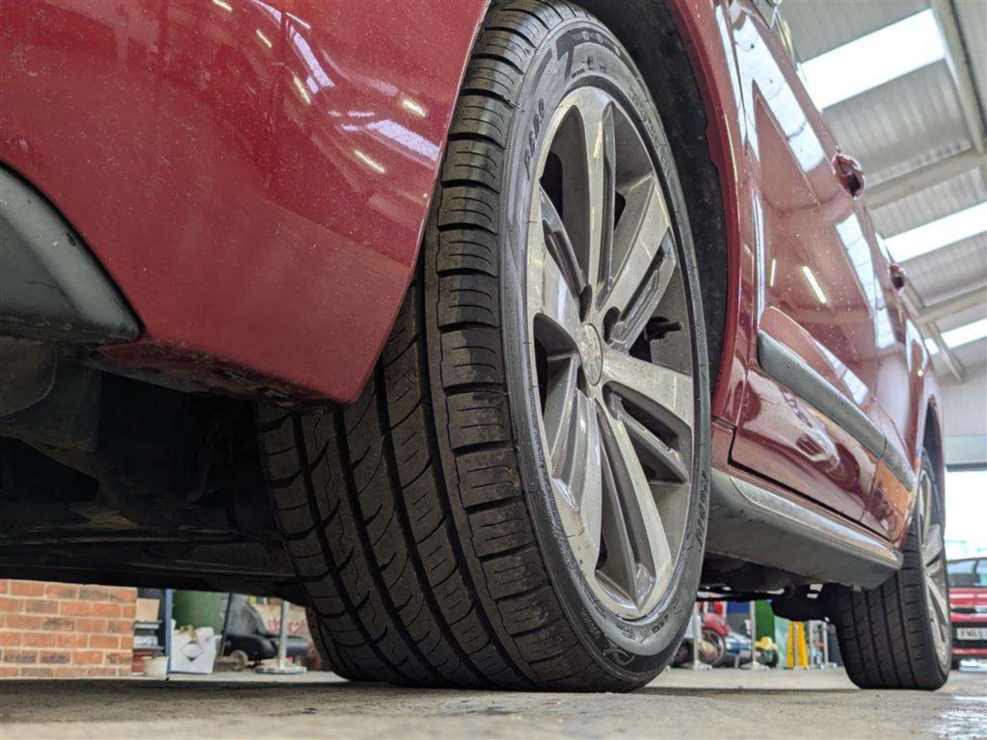 2015 PEUGEOT 3008 ALLURE PURE TECH S/S - Image 14 of 29