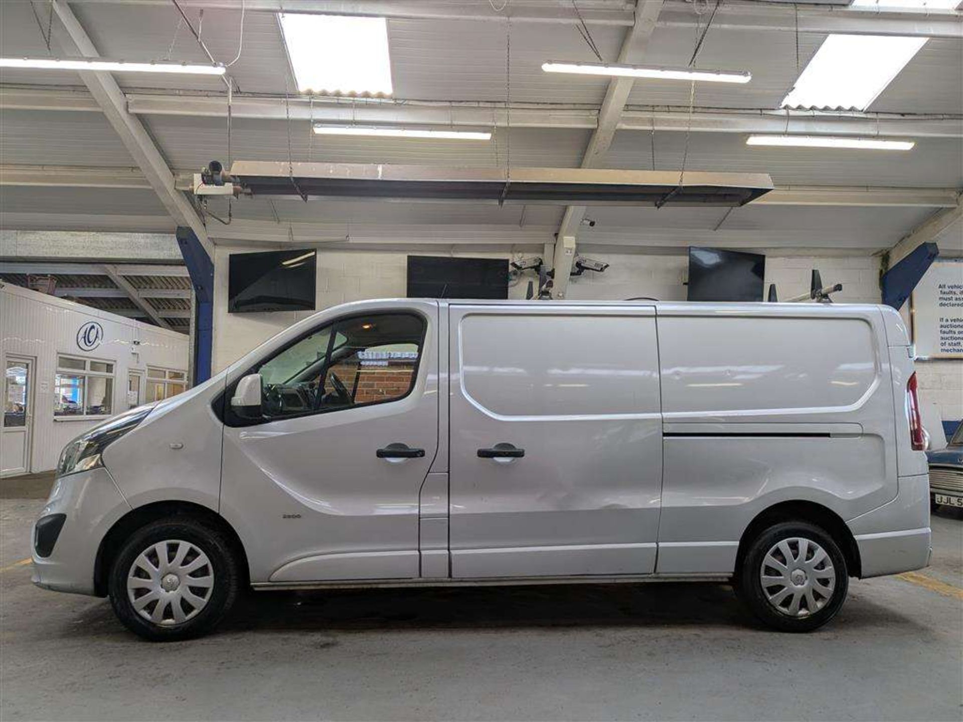 2015 VAUXHALL VIVARO 2900 SPORTIVE CDTI - Image 6 of 30