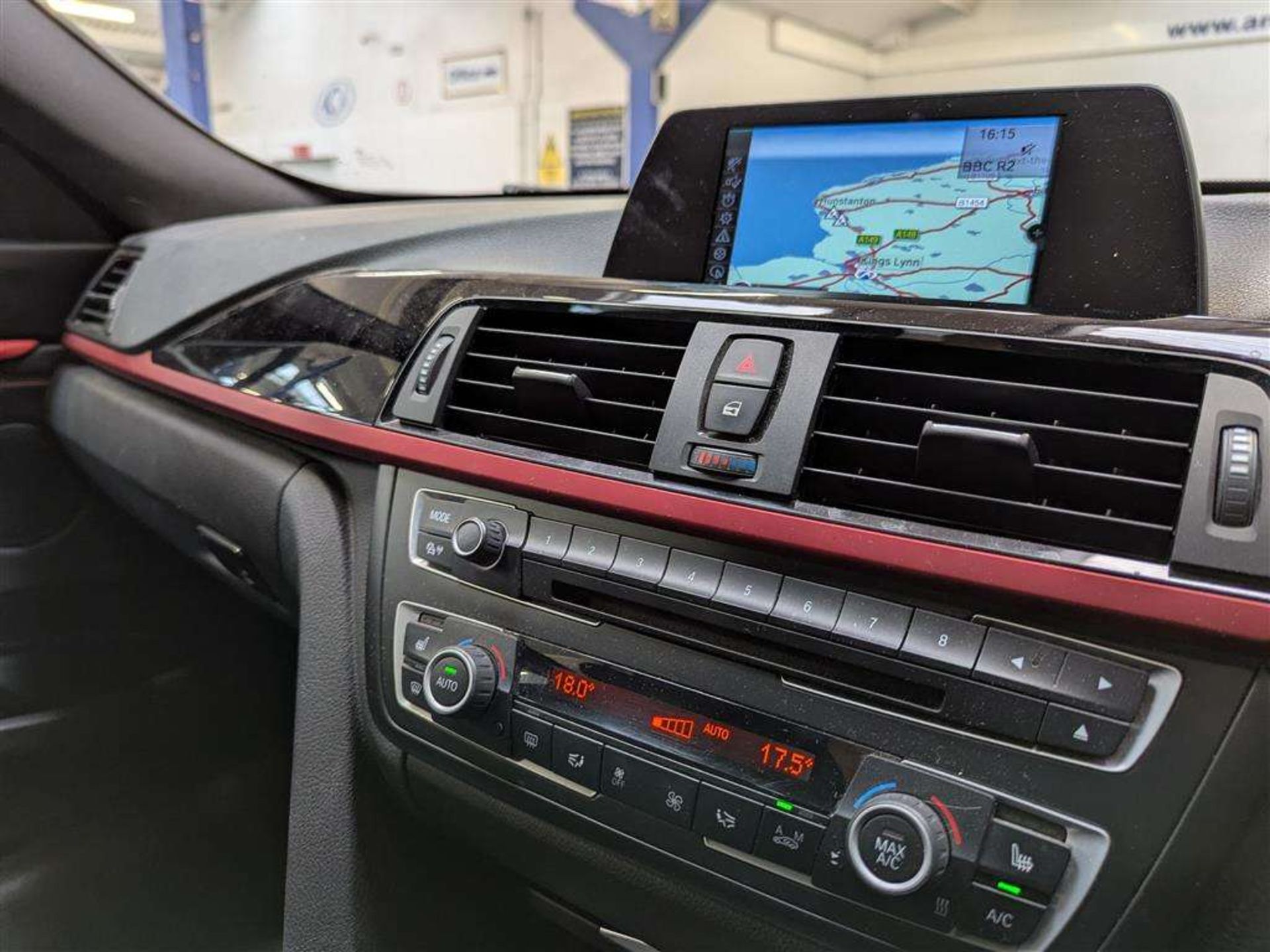 2013 BMW 320D SPORT GT - Image 12 of 30