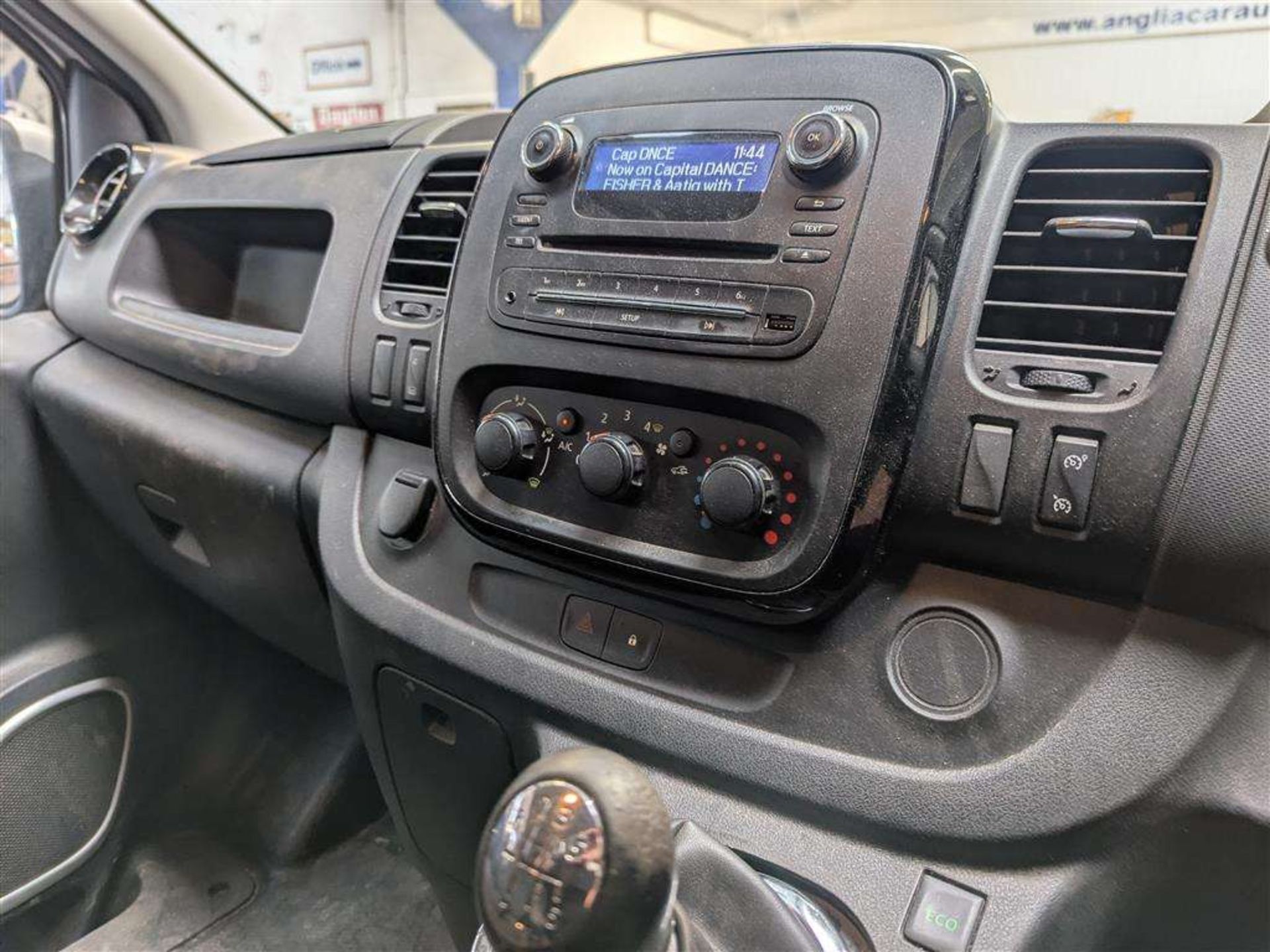 2015 VAUXHALL VIVARO 2900 SPORTIVE CDTI - Image 18 of 30