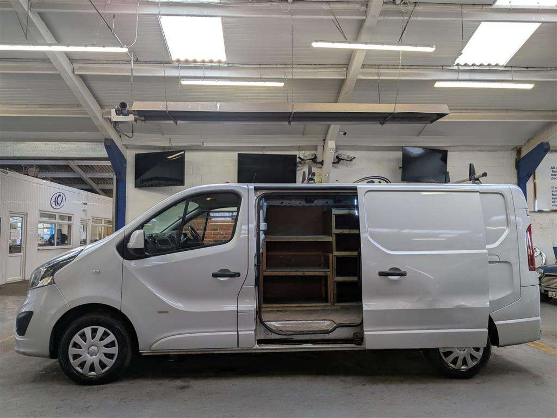 2015 VAUXHALL VIVARO 2900 SPORTIVE CDTI - Image 2 of 30