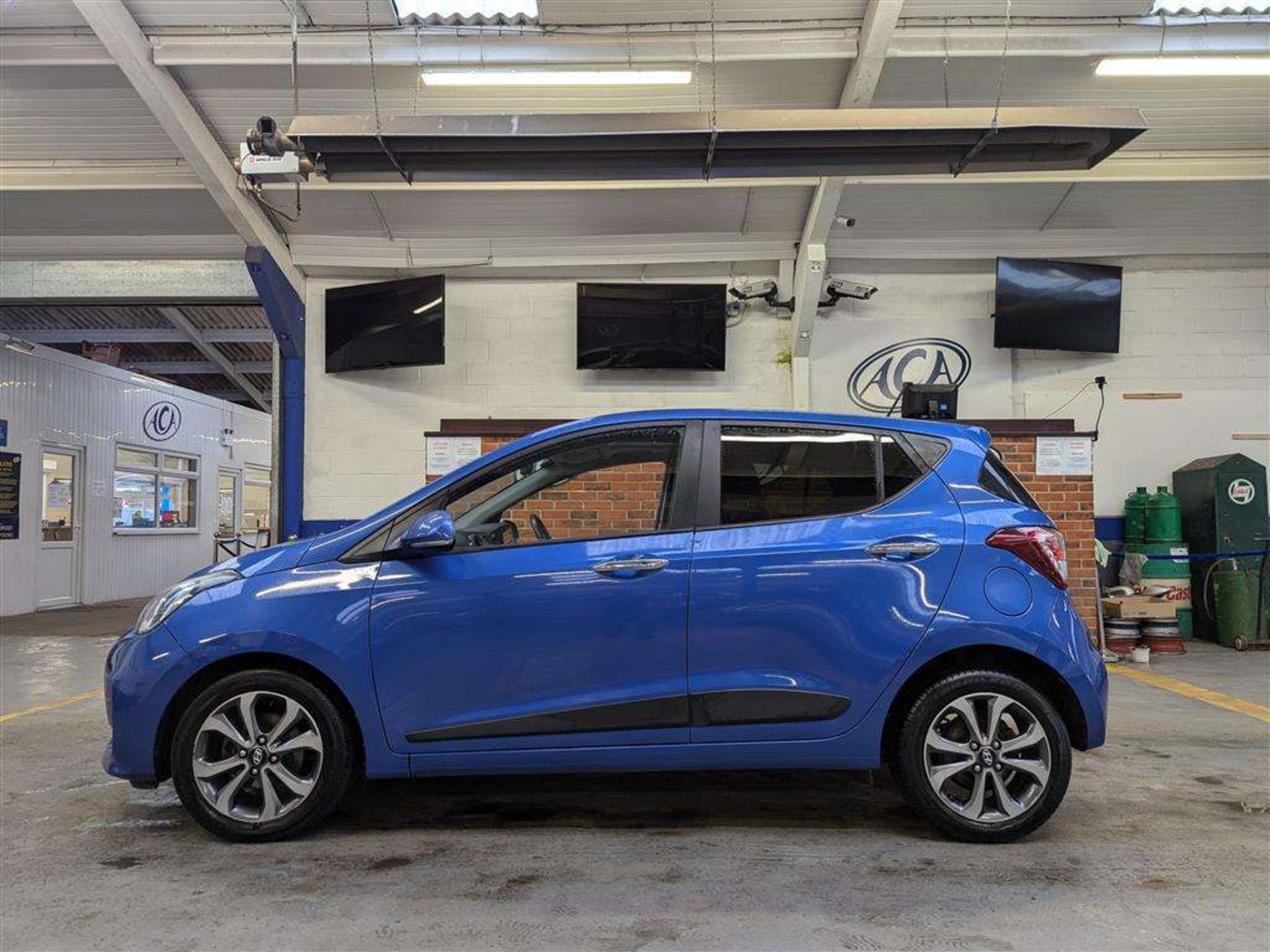 2018 HYUNDAI I10 PREMIUM SE - Image 2 of 27