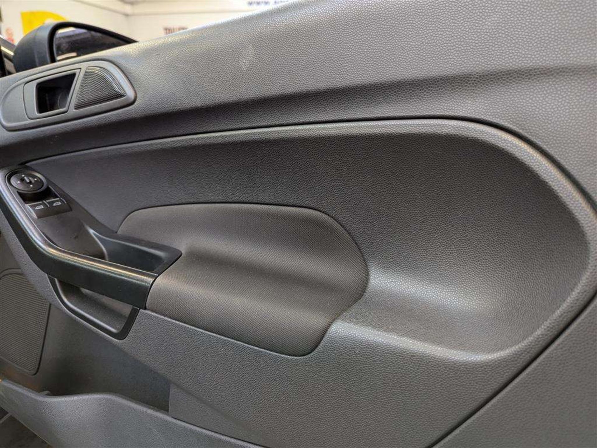 2015 FORD FIESTA STUDIO - Image 18 of 28