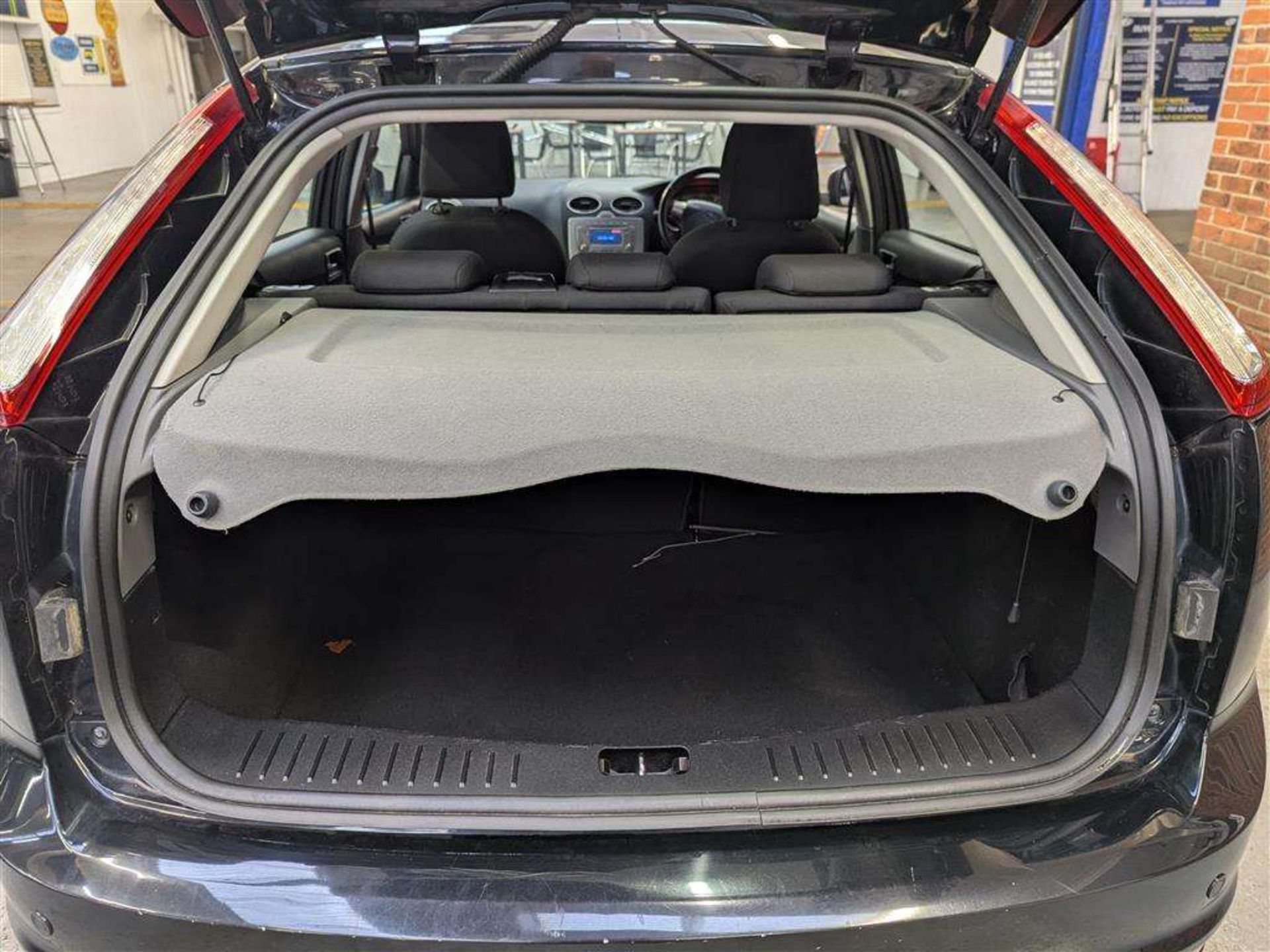 2011 FORD FOCUS SPORT AUTO - Image 8 of 29