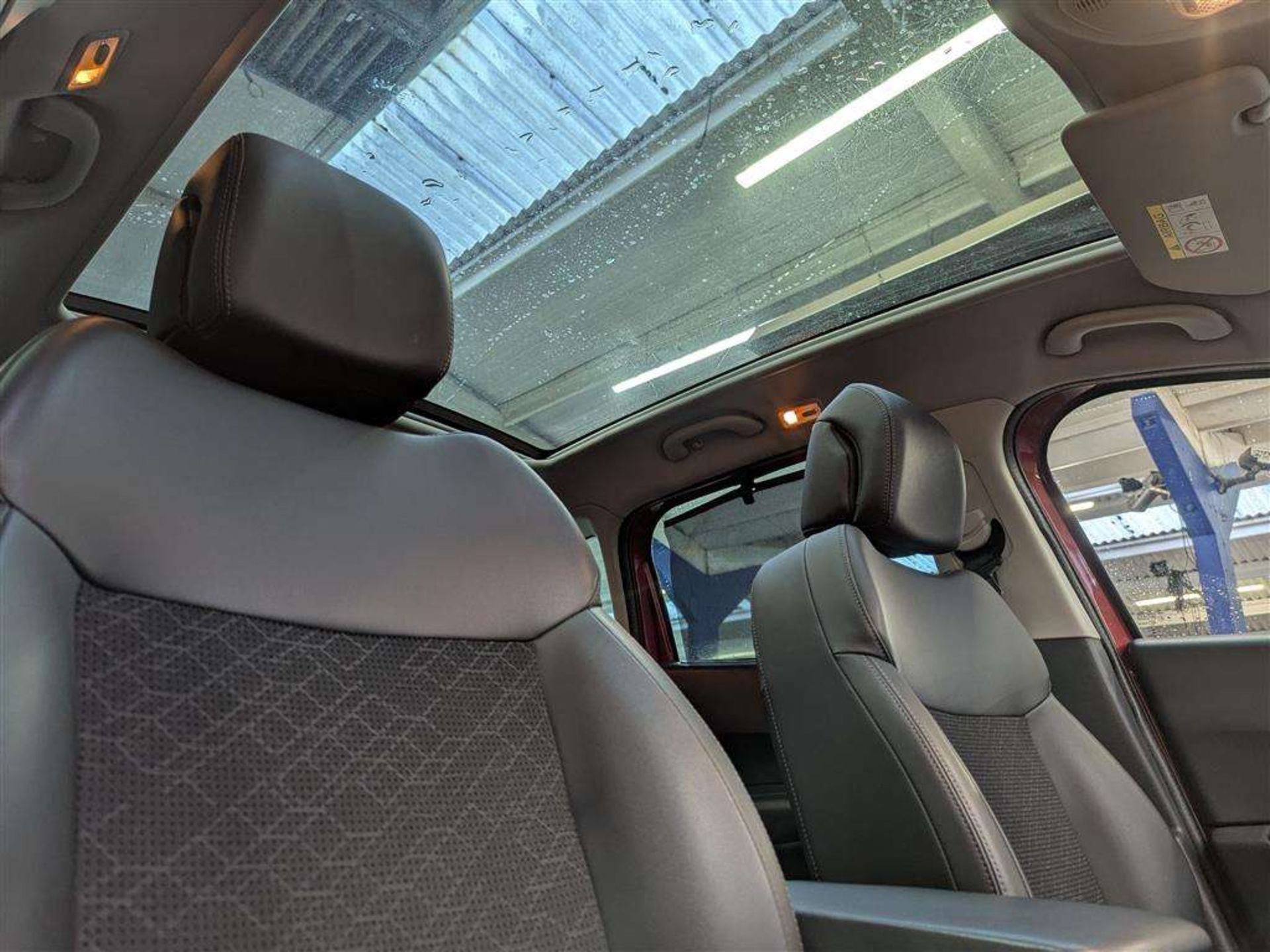 2015 PEUGEOT 3008 ALLURE PURE TECH S/S - Image 16 of 29