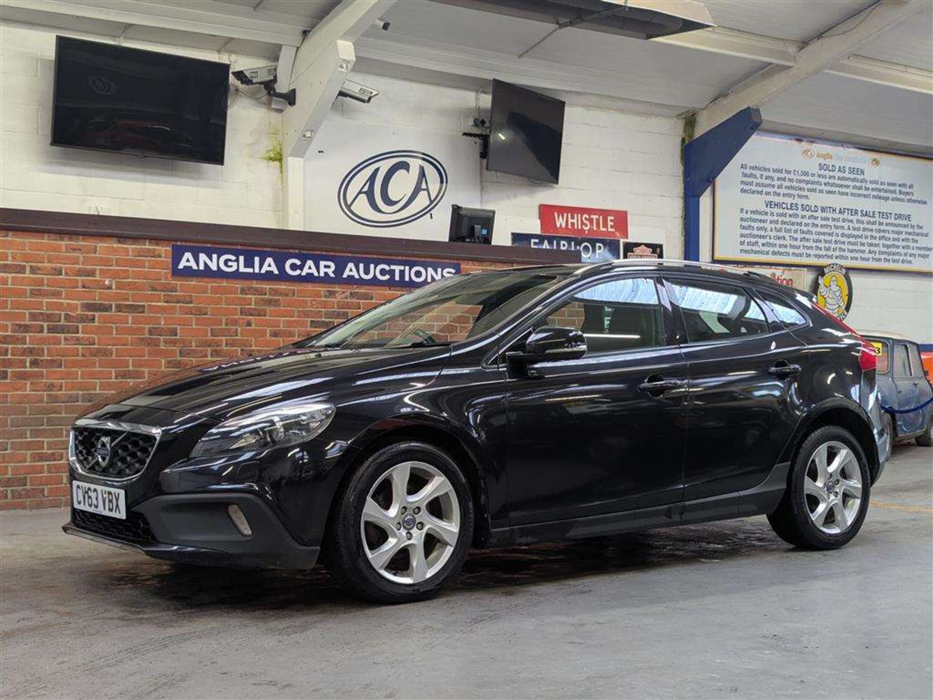 2013 VOLVO V40 CROSS COUNTRY LUX D2
