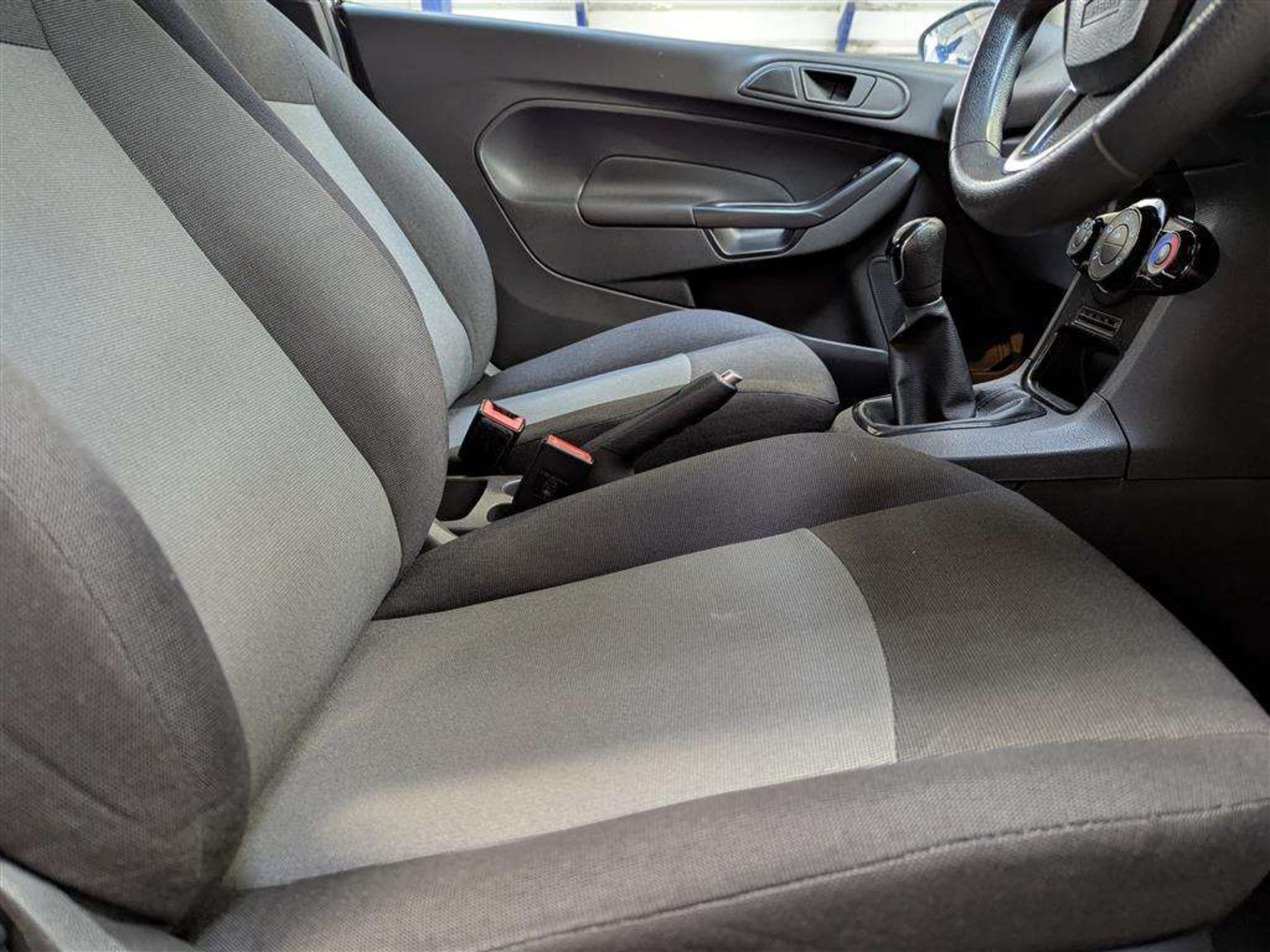 2015 FORD FIESTA STUDIO - Image 15 of 28