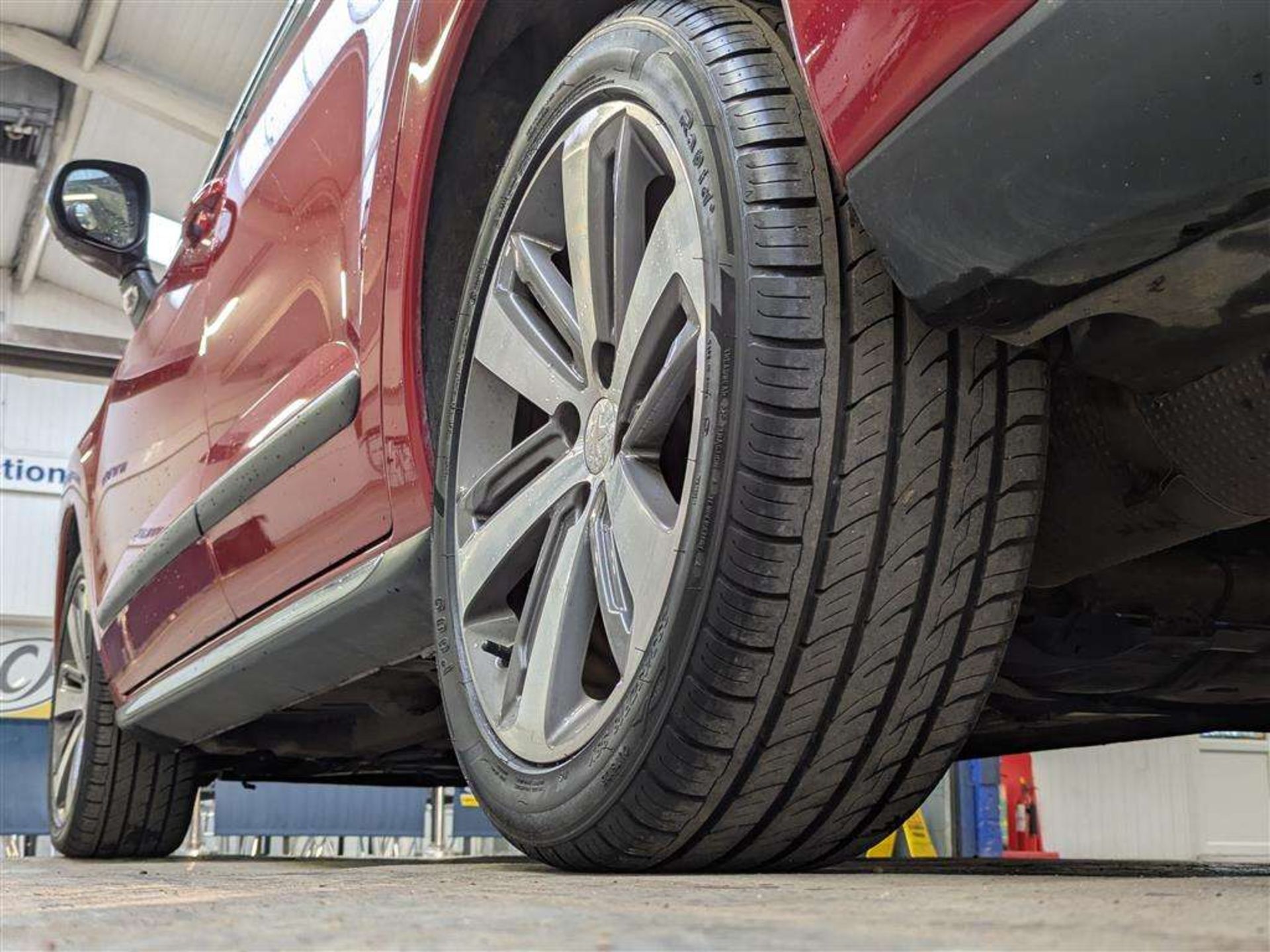 2015 PEUGEOT 3008 ALLURE PURE TECH S/S - Image 13 of 29