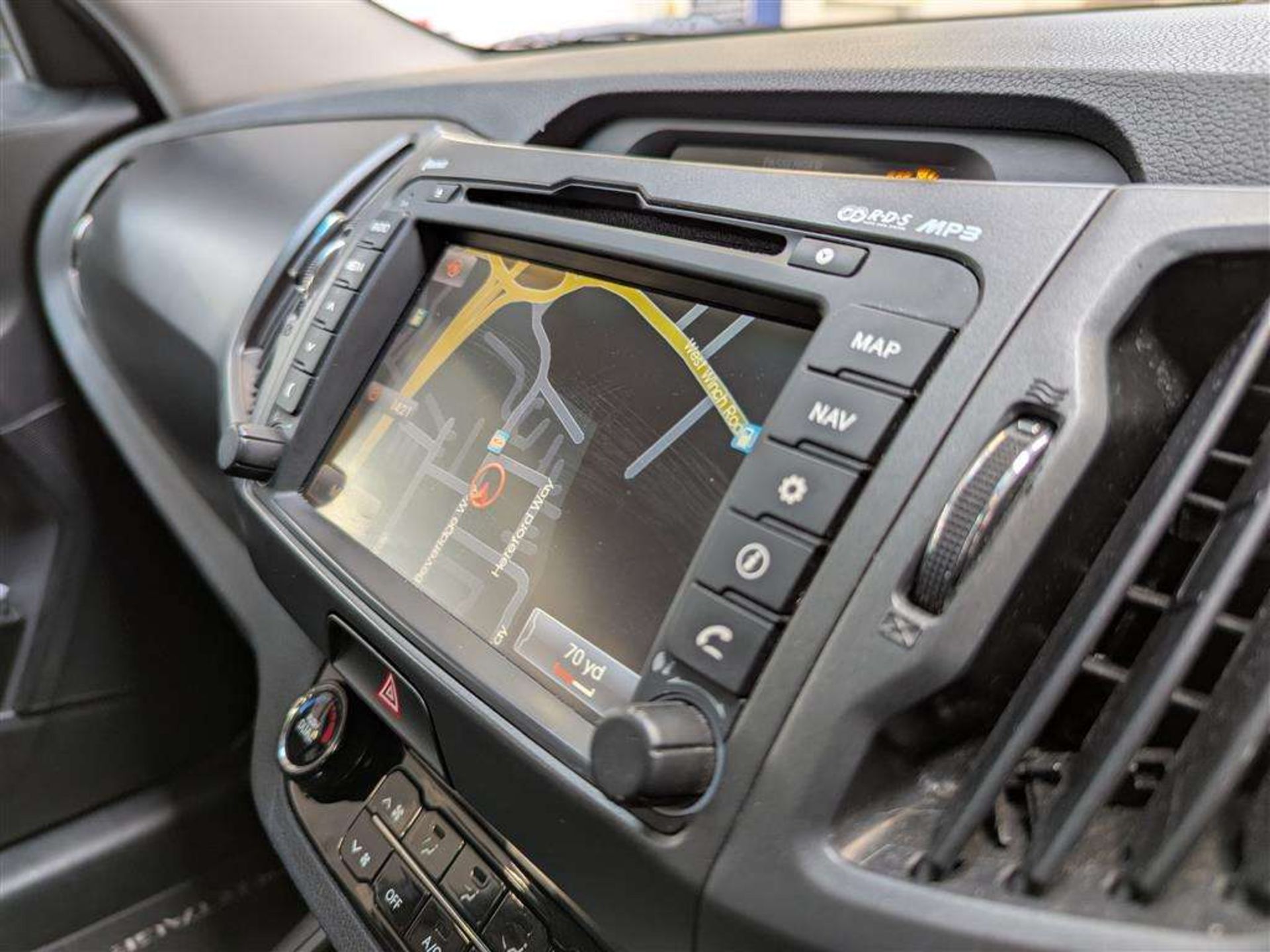 2013 KIA SPORTAGE 3 SAT NAV CRDI - Image 14 of 30